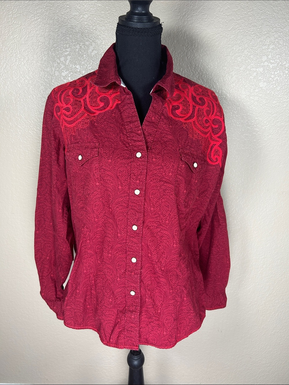 Panhandle Women’s Red Paisley Rodeo Cowgirl Pearl Snap Top Size Large